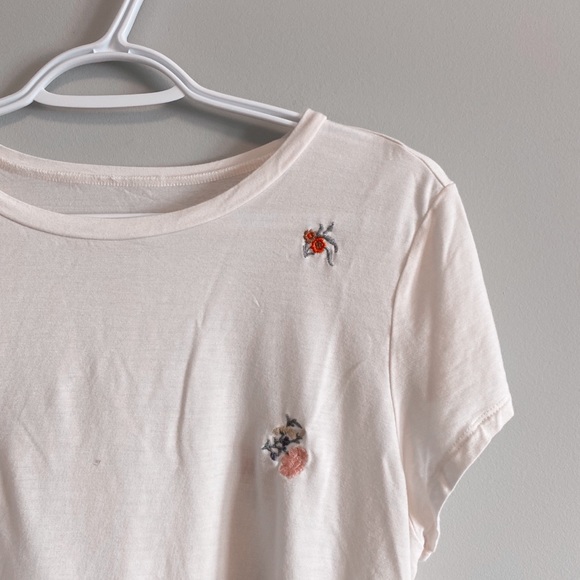 SOLD 🚫Embroidered T-Shirt 💜 - Picture 1 of 4